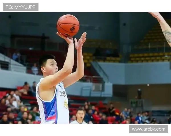 足球训练对CBA选手前交叉韧带断裂风险的医学分析与预防对策探讨